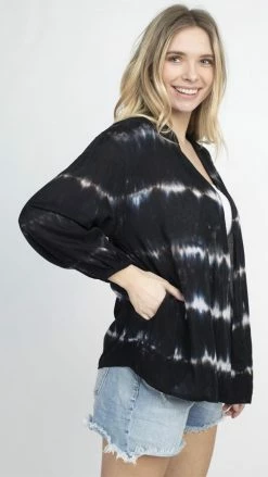 Lakhays Tie-dye Kimono Wrap