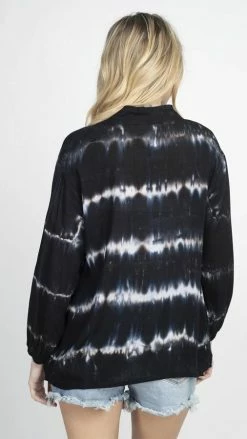 Lakhays Tie-dye Kimono Wrap