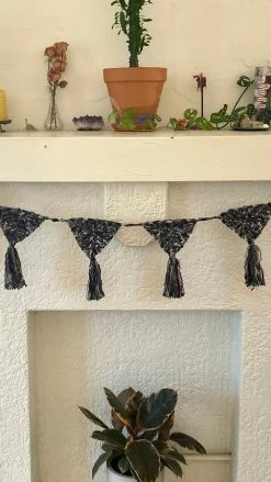 Lakhays Multi Tie-Dye Garland Decoration