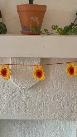 Lakhays Artisians Garland Sunflower Gifts