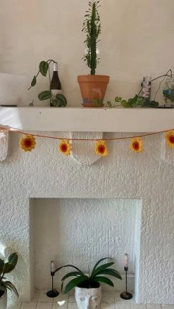Lakhays Artisians Garland Sunflower Gifts