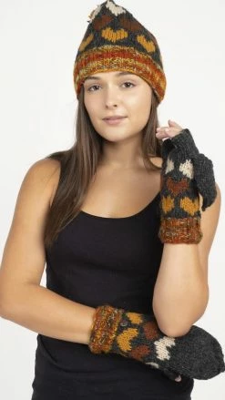 Lakhays Wool Knit Hearts Mittens