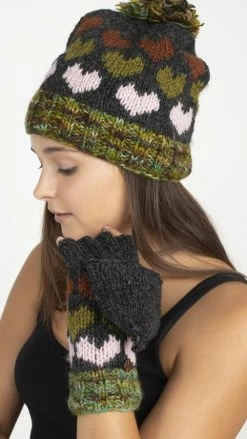 Lakhays Wool Kint Hearts Hat
