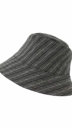 Lakhays Bandana Print Reversible Bucket Hat