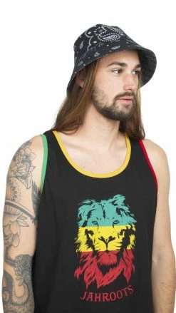 Lakhays Bandana Print Reversible Bucket Hat