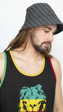 Lakhays Bandana Print Reversible Bucket Hat